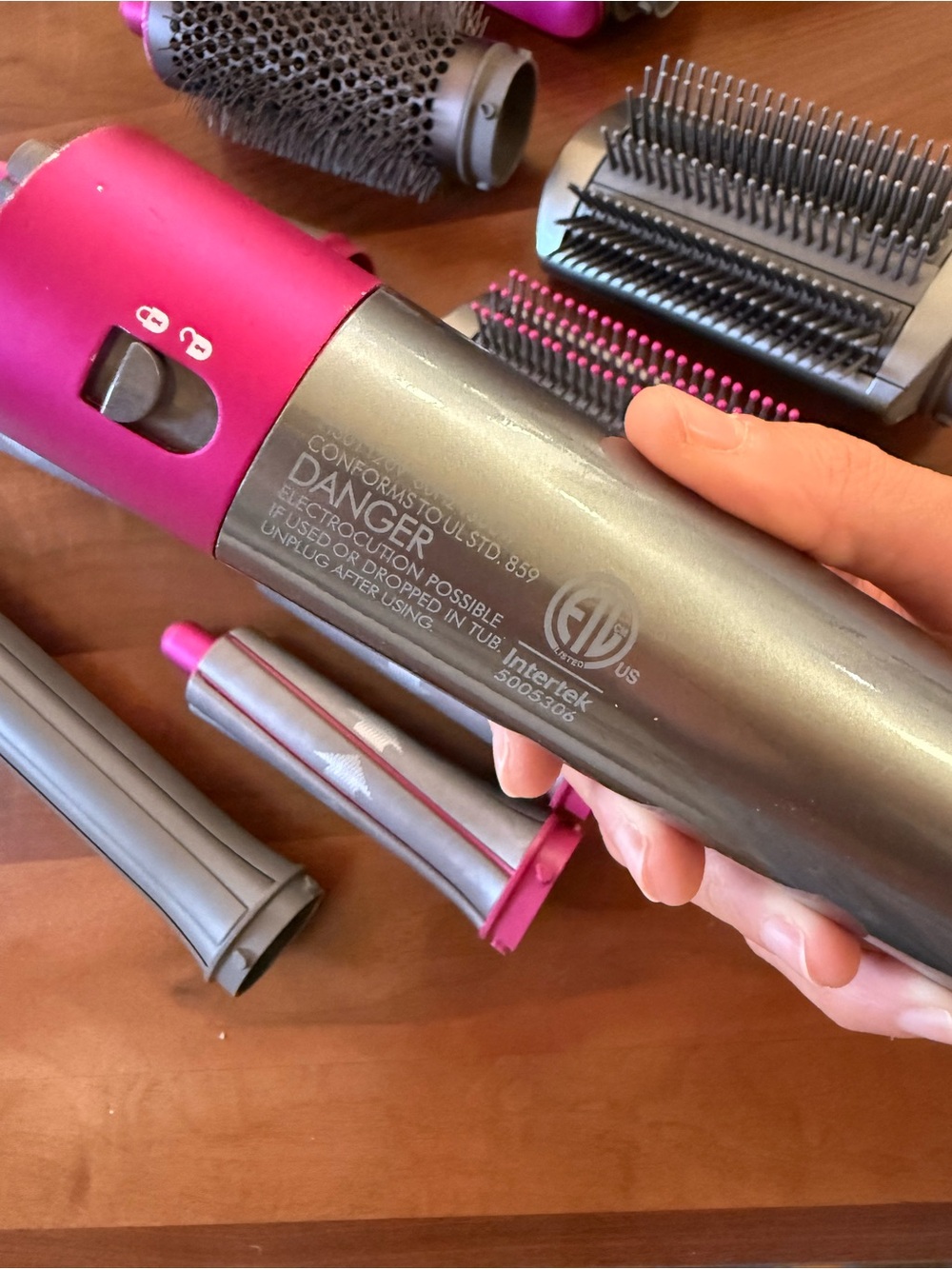 Dyson Airwrap - Complete Multi Styler Nickel & Fuschia with Leather Case - Picture 9 of 14